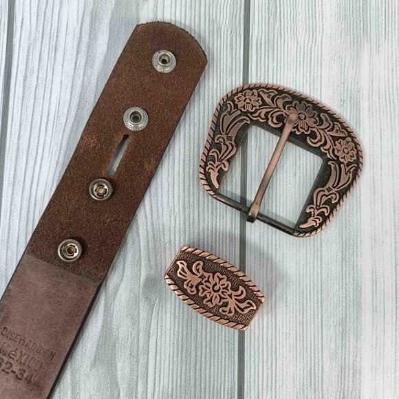 Western Leather Belt with Engraved Floral Tooling, Unisex Design - Picture 9 of 12